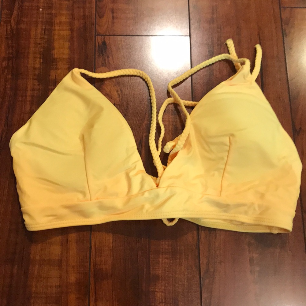 Bikini top.